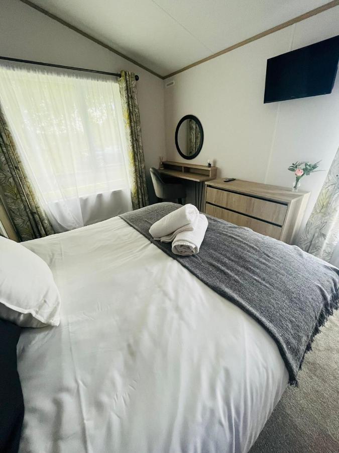 Fir Tree Lodge With Hot Tub Γιορκ Εξωτερικό φωτογραφία