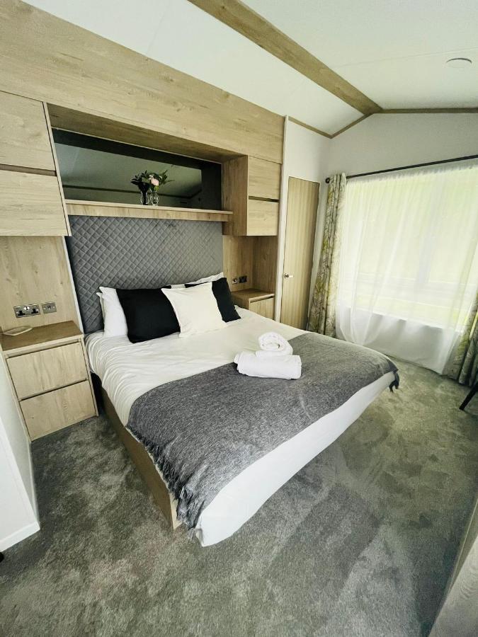 Fir Tree Lodge With Hot Tub Γιορκ Εξωτερικό φωτογραφία