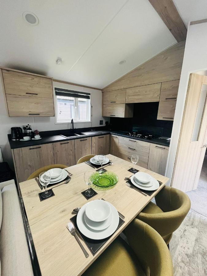 Fir Tree Lodge With Hot Tub Γιορκ Εξωτερικό φωτογραφία