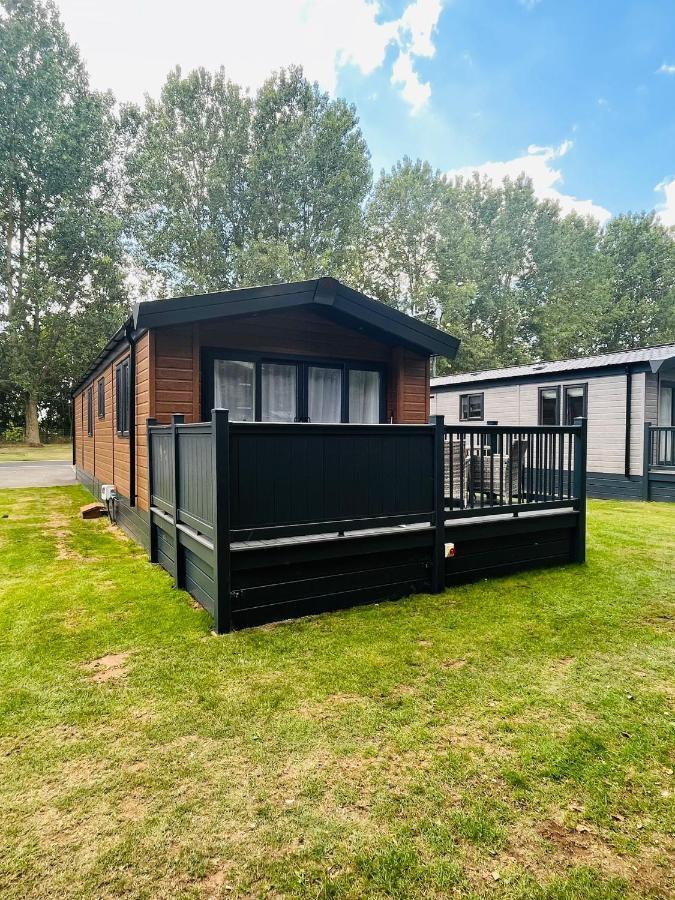 Fir Tree Lodge With Hot Tub Γιορκ Εξωτερικό φωτογραφία