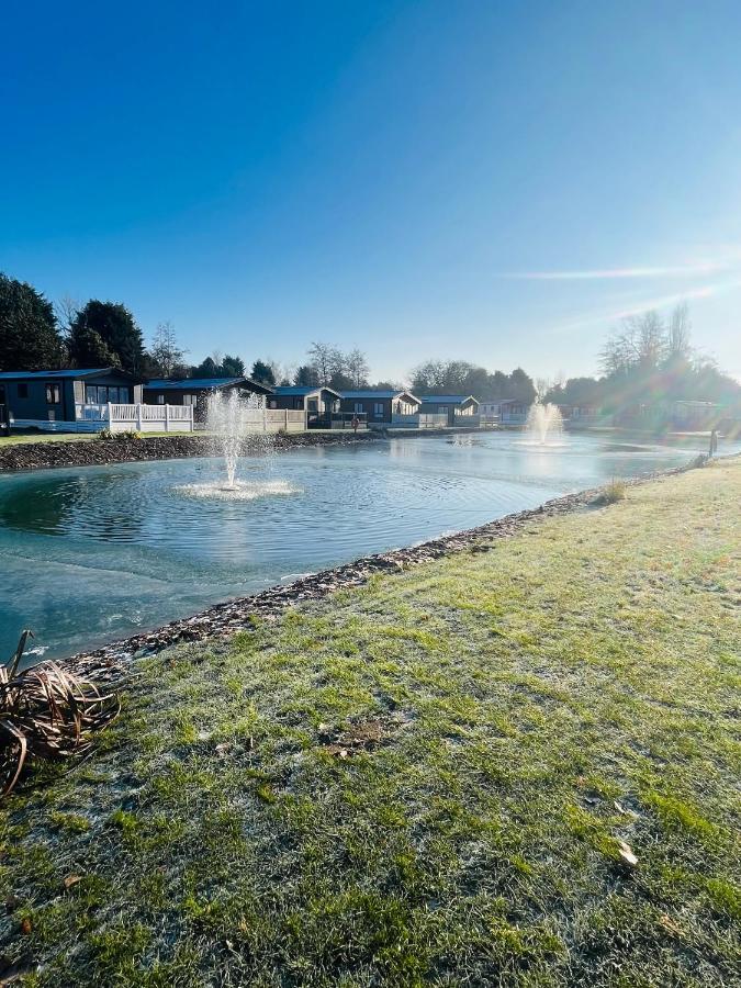 Fir Tree Lodge With Hot Tub Γιορκ Εξωτερικό φωτογραφία